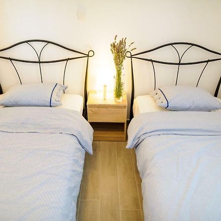 Apartments Lux Pag Pag Town Dış mekan fotoğraf