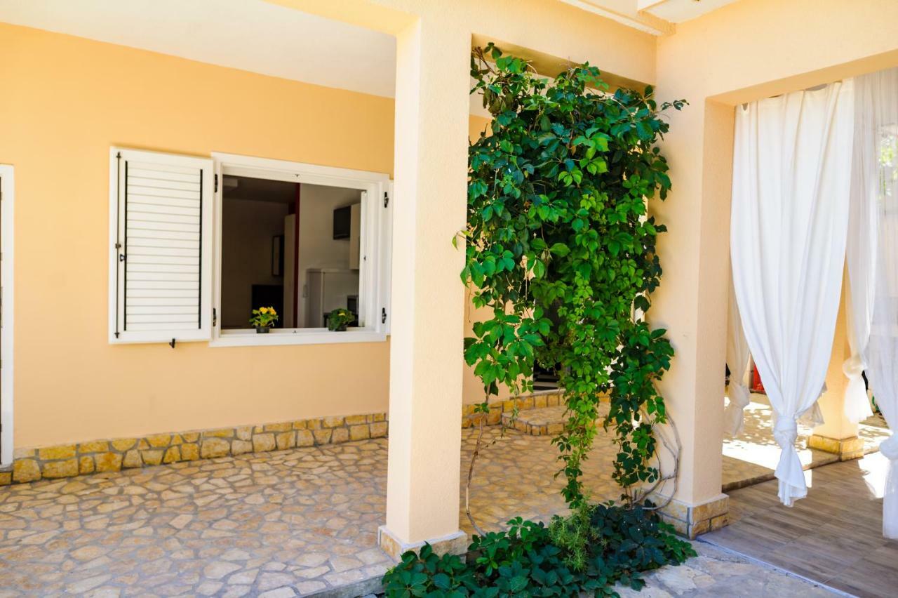 Apartments Lux Pag Pag Town Dış mekan fotoğraf