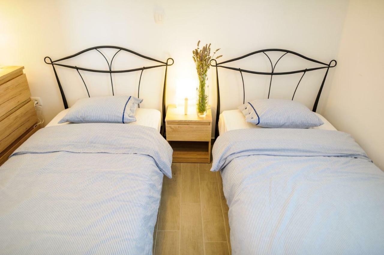 Apartments Lux Pag Pag Town Dış mekan fotoğraf